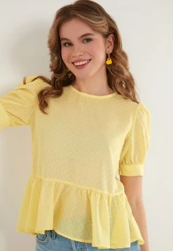 LELA CREW NECK SHORT SLEEVE - Blusa - Yellow , Mujer -LELA Tienda 9ad0a3f24463486d984e1db1d04e1b3c