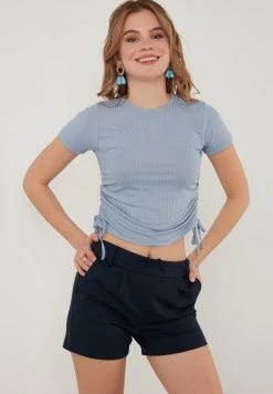 LELA SLEEVE BLOUSE - Camiseta Estampada - Baby Blue , Mujer -LELA Tienda 9e3c7dcd38da4735b403c4bd7f1efbe6