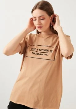 LELA OVERSIZED - Camiseta Estampada - Snuff Coloured , Mujer -LELA Tienda a597dea8b79e463fb25b1648a3973dfe