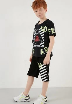 LELA REGULAR FIT T-SHIRT AND SHORTS - Shorts - Black, Niños