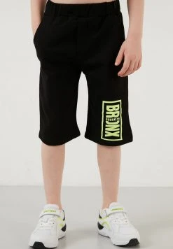 LELA REGULAR FIT T-SHIRT AND SHORTS - Shorts - White , Niños -LELA Tienda af3e0b06177640219afa9c345851a9ab