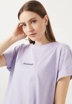 LELA Camiseta Estampada - Lilac , Mujer -LELA Tienda b14fd39c3c80440599ba460988805733