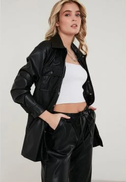 LELA Chaqueta De Cuero Sintético - Black , Mujer -LELA Tienda bbad77401fc346879ee3b5a971ab5eb1