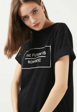 LELA OVERSIZED - Camiseta Estampada - Black , Mujer -LELA Tienda c237fb43e8654a65a397dc0d104ce9db