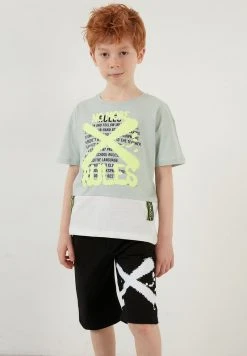 LELA REGULAR FIT T-SHIRT AND SHORTS - Shorts - Green, Niños