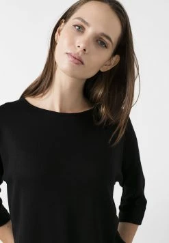 LELA Blusa - Black , Mujer -LELA Tienda c5b08803dbba44949293aaa726e6f57a