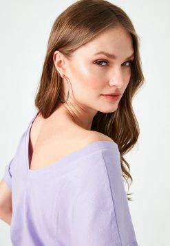 LELA Camiseta Estampada - Lilac, Mujer -LELA Tienda c6fd717a5e8242e0b002fa16f058461d