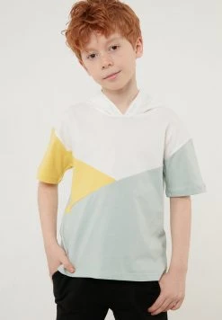 LELA REGULAR FIT T-SHIRT AND SHORTS - Shorts - Green, Niños 8 LELA REGULAR FIT T-SHIRT AND SHORTS - Shorts - Green, Niños -LELA Tienda c72731d6d5e4470fa064610087651ce2