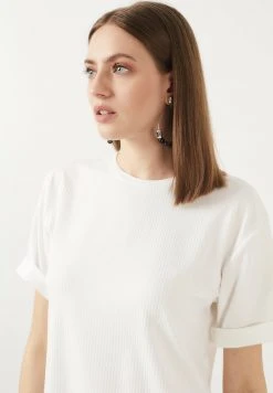 LELA OVERSIZE CREW NECK SLIT DETAILED - Blusa - Ecru , Mujer -LELA Tienda c8628a688e20466dbec860b35115de82