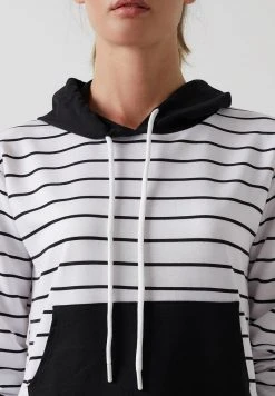 LELA Jersey Con Capucha - White , Mujer 7 LELA Jersey Con Capucha - White , Mujer -LELA Tienda cb0bf2fd6d074c7f82d849dec3ad2496