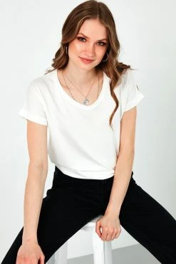 LELA Camiseta Básica - Ecru , Mujer -LELA Tienda cf900ab15ef746d6b87ae9b086f1661e