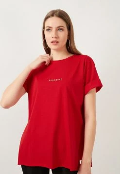 LELA Camiseta Estampada - Red, Mujer
