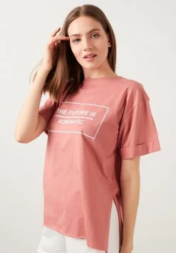 LELA OVERSIZED - Camiseta Estampada - Dusty Rose Color , Mujer -LELA Tienda d7e9ecdae0944221836603e2e0d907e2