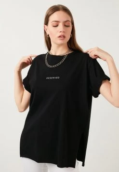 LELA Camiseta Estampada - Black , Mujer 6 LELA Camiseta Estampada - Black , Mujer -LELA Tienda dc97b1bb45904b5294fd8acb5a20c668