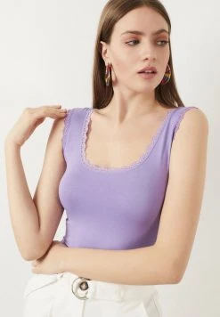 LELA SQUARE NECK LACE DETAILED ATHLETE - Top - Lilac , Mujer -LELA Tienda de0e9d0b7f67447abf7d1e1146974dfe