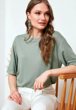 LELA OVERSIZE CREW NECK SLIT DETAILED - Blusa - Green , Mujer -LELA Tienda defb1494300445e1a4c3e02d48514fb7