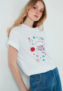 LELA Camiseta Estampada - White , Mujer -LELA Tienda e0b133c932c04f818346b3c900a8c872