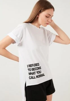 LELA Camiseta Estampada - White , Mujer -LELA Tienda e157a3cddc9343228c6102dc54e6608b