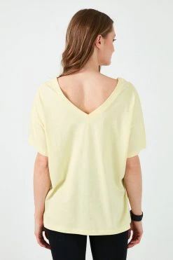 LELA Camiseta Estampada - Yellow, Mujer -LELA Tienda e2e2d89eaa7a4d16a8dc6e4fc16d2ab2