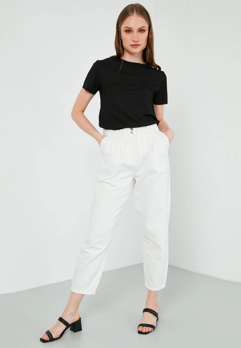 LELA Camiseta Estampada - Black , Mujer 2 LELA Camiseta Estampada - Black , Mujer - Imagen 2