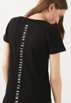 LELA Camiseta Estampada - Black , Mujer -LELA Tienda e52cce9410f74018bd81fbd2c04f0b66