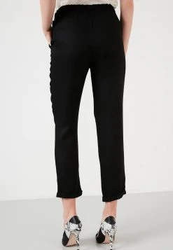 LELA HIGH WAIST TROUSERS - Pantalones - Black, Mujer 6 LELA HIGH WAIST TROUSERS - Pantalones - Black, Mujer -LELA Tienda e5f17f5b924a4af5bc6deea4be71f902