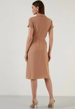 LELA REGULAR FIT DRESS 6235243 - Vestido Camisero - Mink Color, Mujer -LELA Tienda efa93e1f65b14f5daa9486d8ea7c4a05