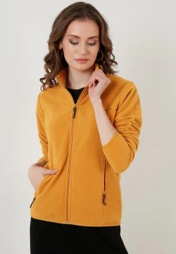 LELA HIGH COLLAR ZIPPER - Forro Polar - Mustard Color , Mujer -LELA Tienda f2cb991b377147538f371984733e90a5