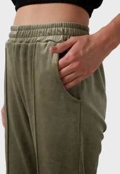 LELA Pantalones Deportivos - Khaki , Mujer -LELA Tienda f497e0df8272489bab4002ab94b9ca3d