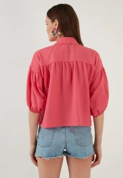 LELA LOOSE FIT - Camisa - Fuchsia, Mujer -LELA Tienda f7d9389f58b143f692ac8553eba57407