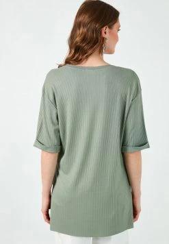 LELA OVERSIZE CREW NECK SLIT DETAILED - Blusa - Green , Mujer -LELA Tienda faee2399edef44f9a1464d34740df607