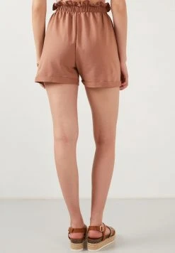 LELA WITH ELASTIC WAIST POCKETS - Shorts - Biscuit Color , Mujer -LELA Tienda fff8f13fa1924d9b879013d7732297be